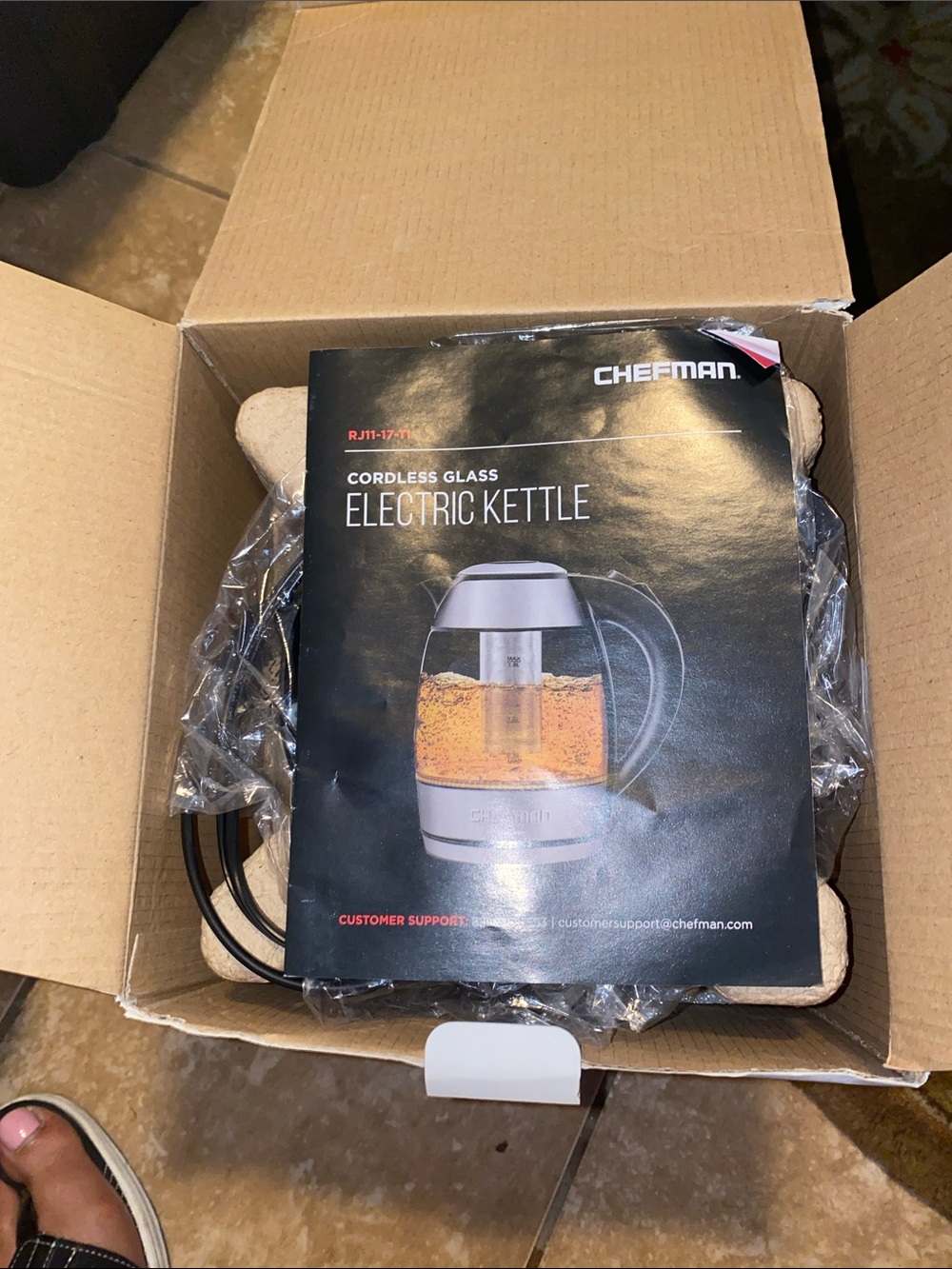 New Chefman Electric Kettle - Clear Glass with Silver Accents - Picture 6 of 16